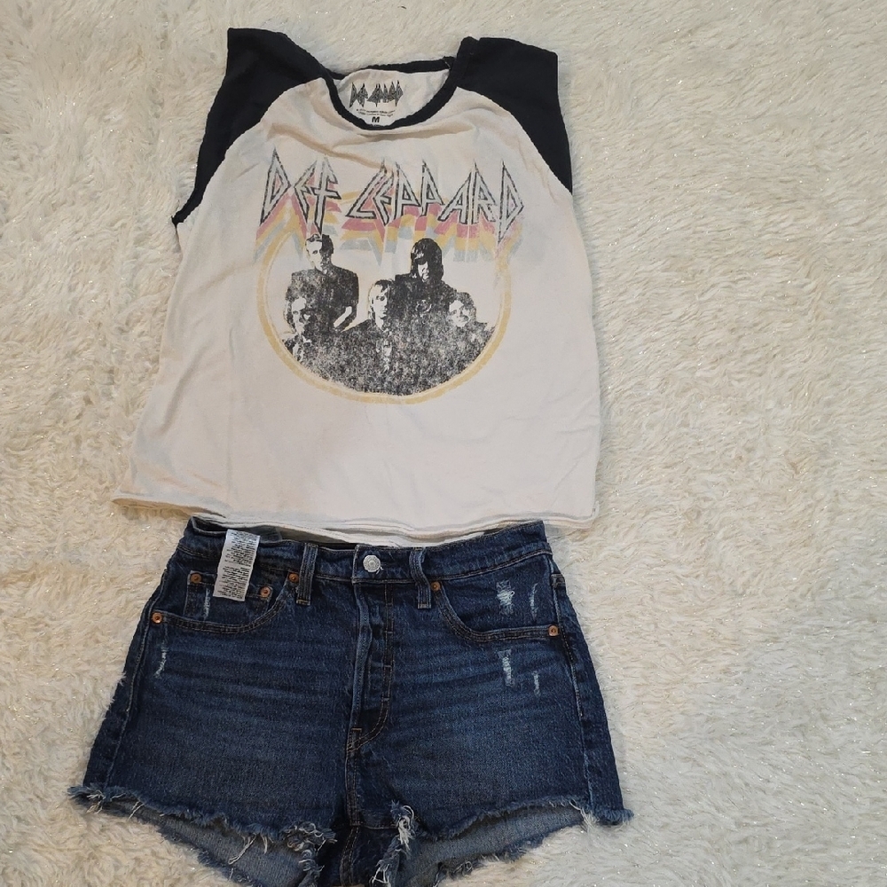 Bestseller Bundle! Levi's 501 Original High Rise Shorts W28 & Def Leppard Raglan